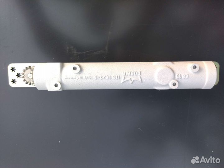 Дверной доводчик dorma