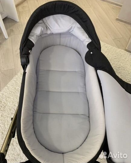 Коляска Yunama Diamond 3/1 черно-золотая