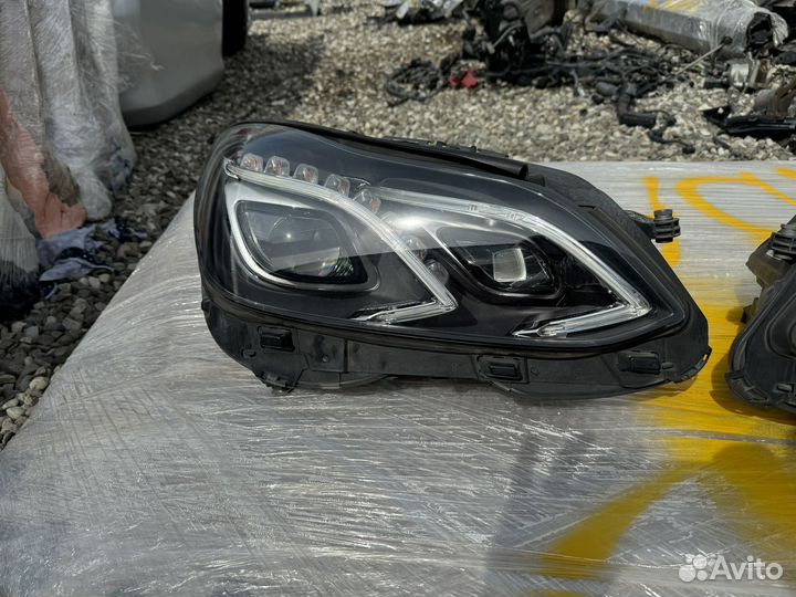 Передняя правая фара Mercedes w212