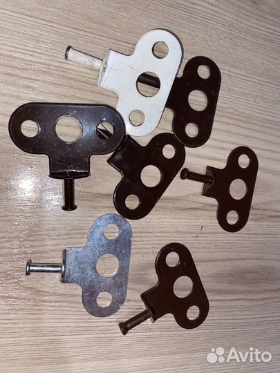 Держатели для фиксатора окна металл. со штифтом