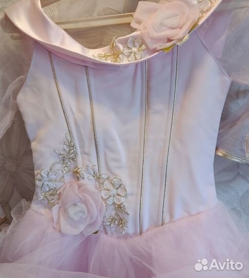 Вечернее платье в пол пышное