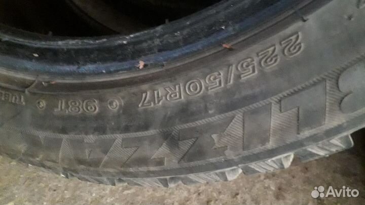 Bridgestone Blizzak Spike-01 225/50 R17