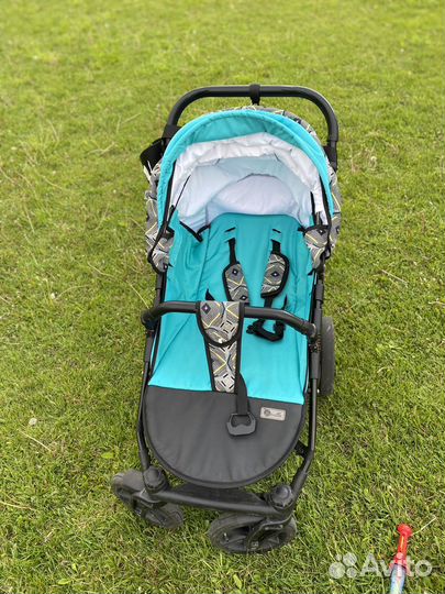 Прогулочная коляска с надувными колесами