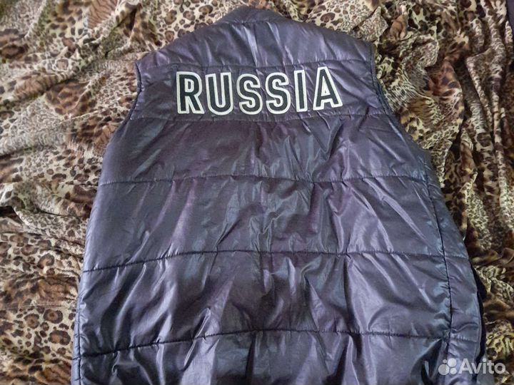 Безрукавка Россия 56