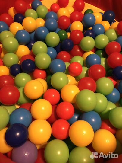 Бассейн с шариками и кубики в подарок