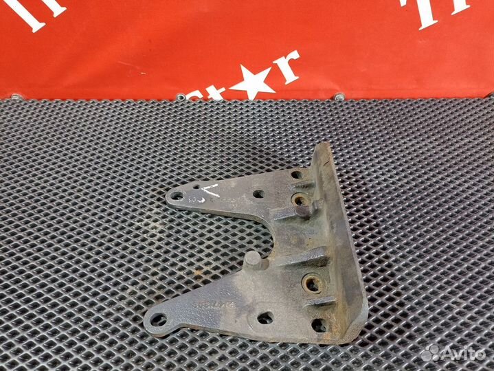 Кронштейн передней пневморессоры