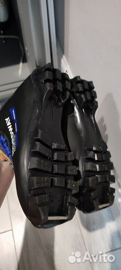 Лыжные ботинки