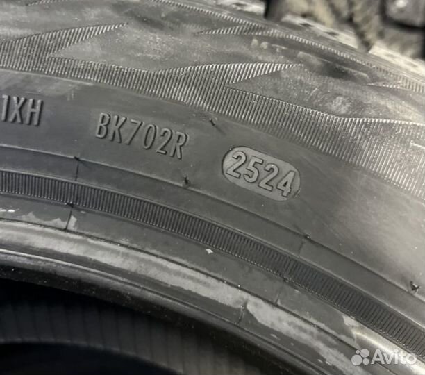 Pirelli Formula Ice 215/65 R16 98