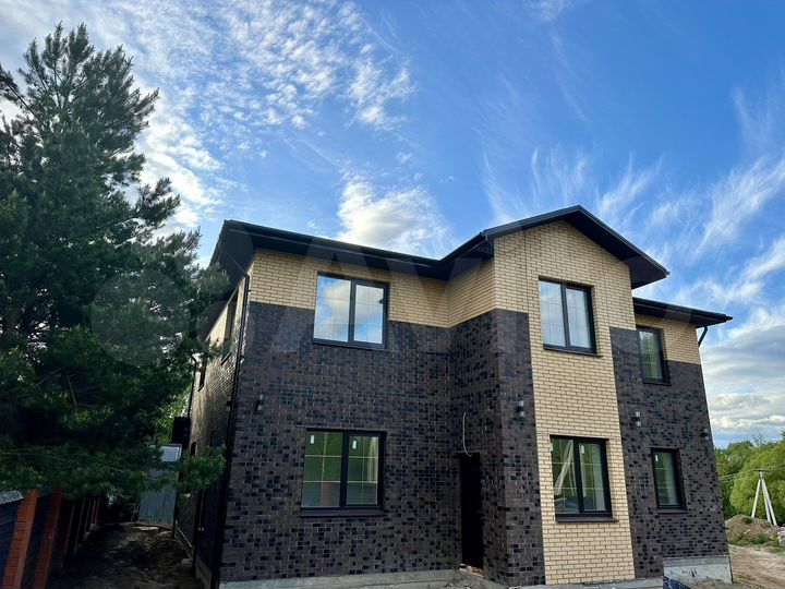 Коттедж 230 м² на участке 10 сот.