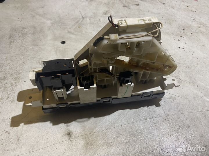 Блок управления климатом Nissan Pulsar N15