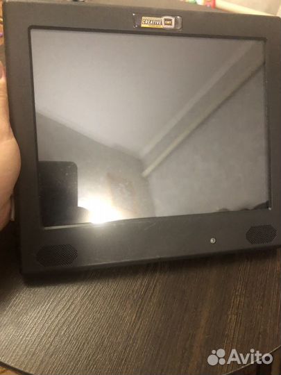 Видеомонитор с динамиком