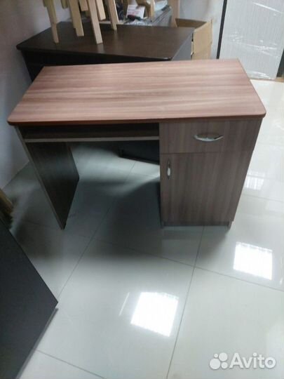 Стол писменный