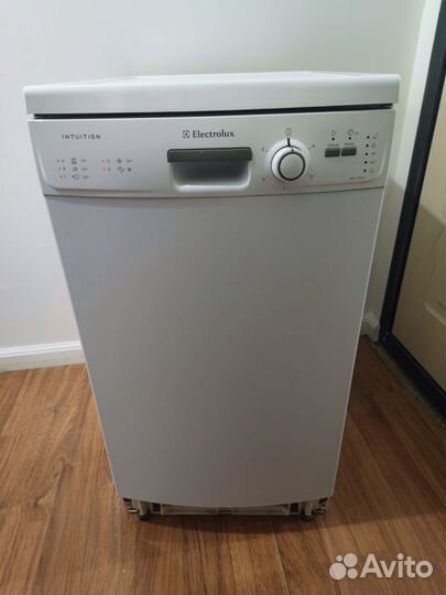 Посудомоечная машина Electrolux 45 см