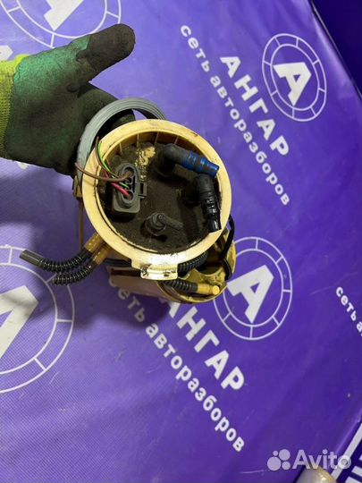 Насос топливный правый Volkswagen Touareg 7L 2