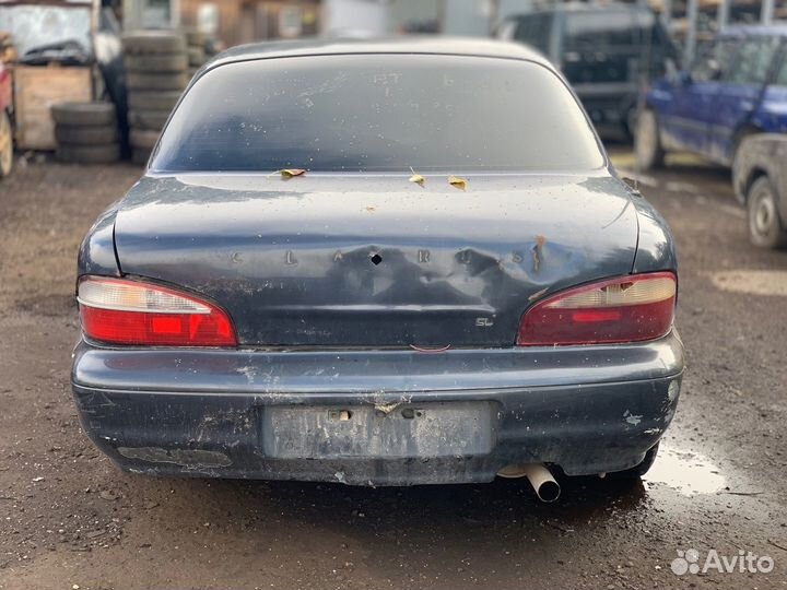 В разборе Kia Clarus