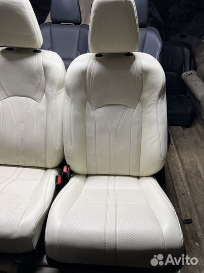Сидения Lexus RX4