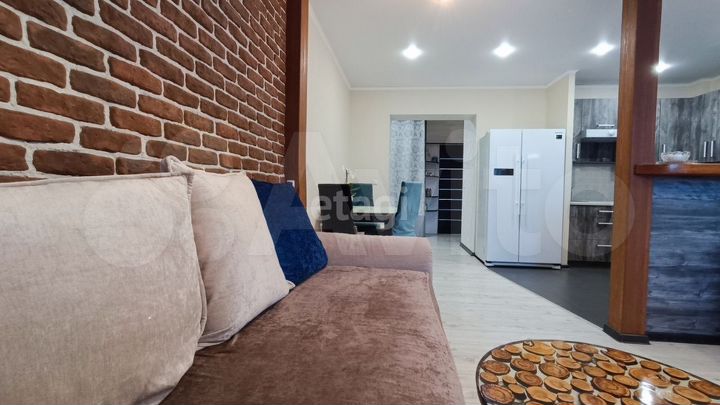 2-к. квартира, 80 м², 8/9 эт.