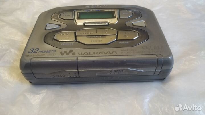 Кассетный аудио плеер Sony wm-fx491 с радио