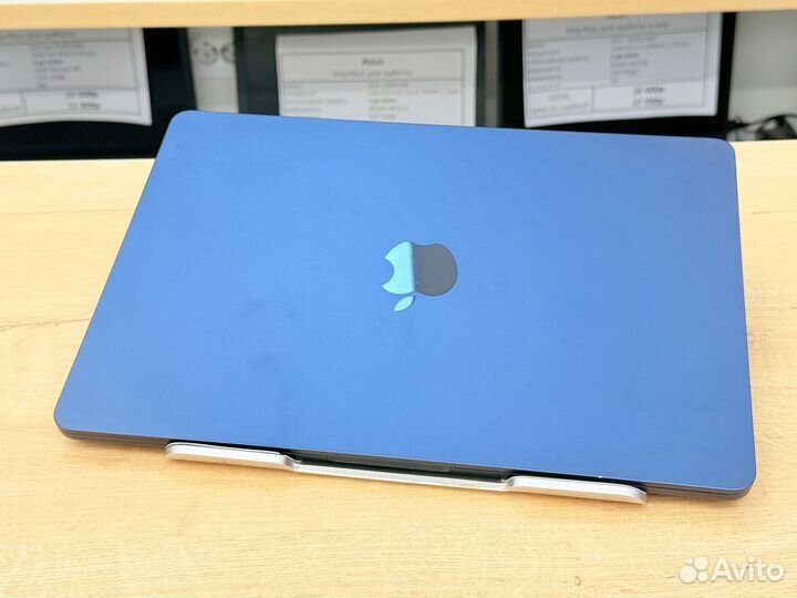 Apple MacBook Air 13 M2 8 RAM/ 512 SSD