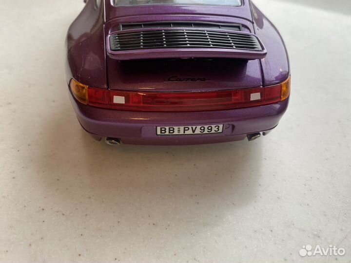 Porsche 911 Carrera 1993 1:18 Burago Italy