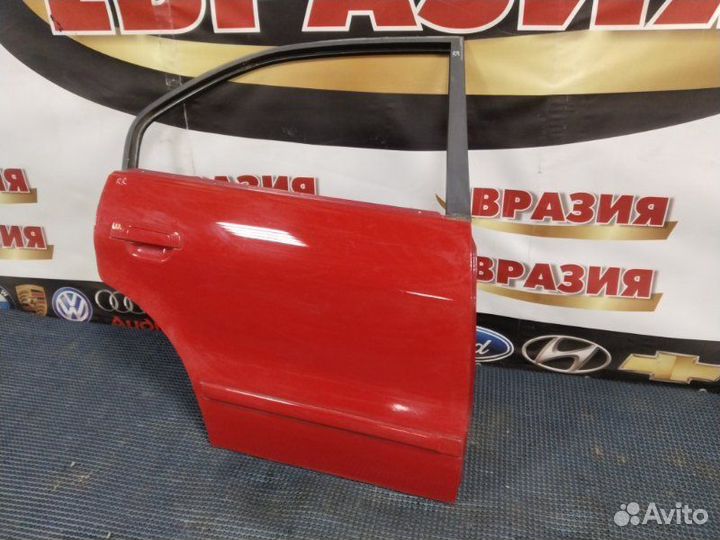 Дверь боковая задняя правая Mitsubishi Galant EA1A