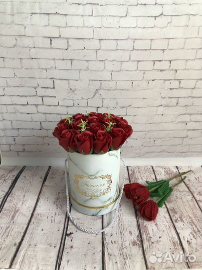 Бордовые мыльные розы в коробке