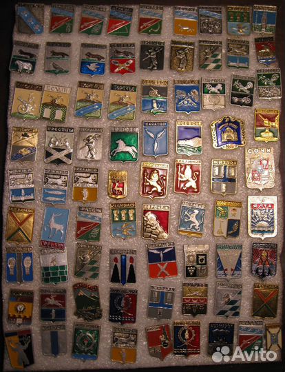 Значки Казани и других городов, гербы