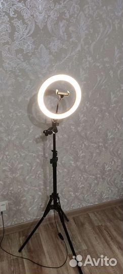 Кольцевая лампа,26 см. со штативом