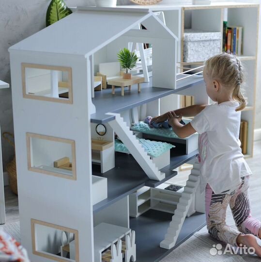 Кукольный домик с мебелью