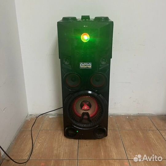 Портативная колонка LG OM7560 (7423)