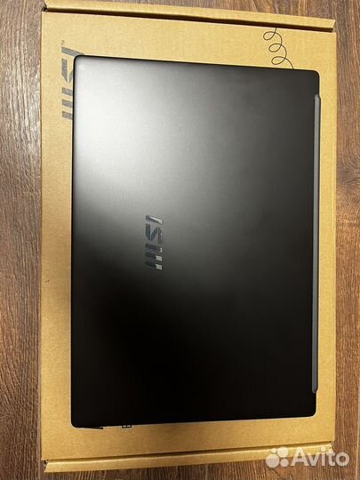 Ультрабук MSI Modern 14 C12M-228RU Черный