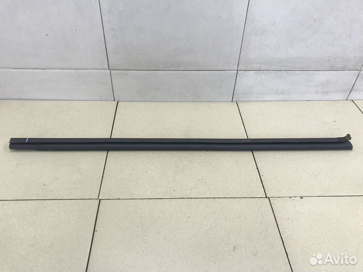 Накладка стекла заднего левого Sportage 2016