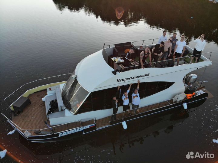 Прогулки на катере, яхте, хаусботе