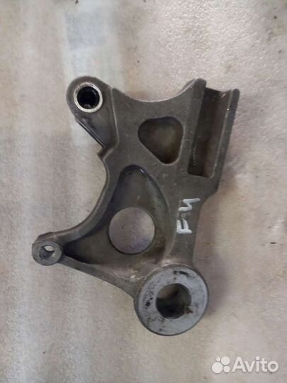 Кронштейн заднего суппорта Honda CBR600F4, VTR1000