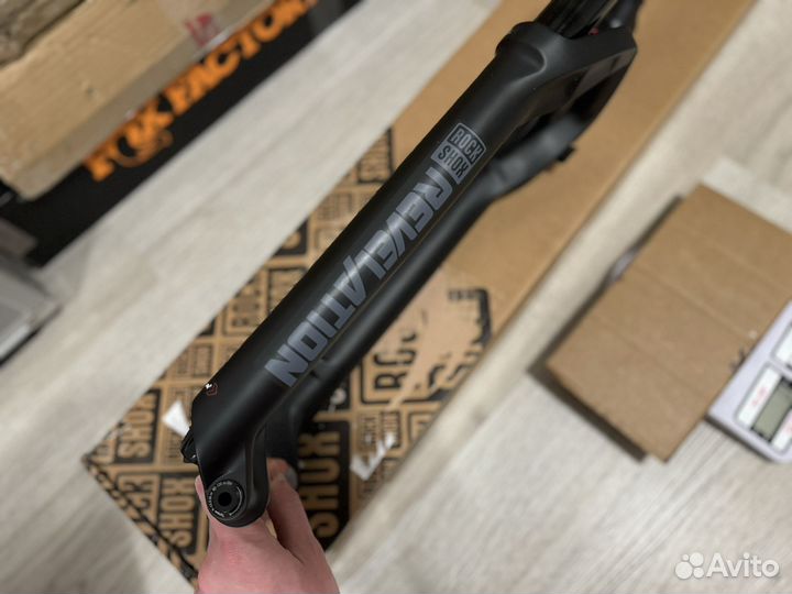 Новая вилка RockShox Revelation RC 29