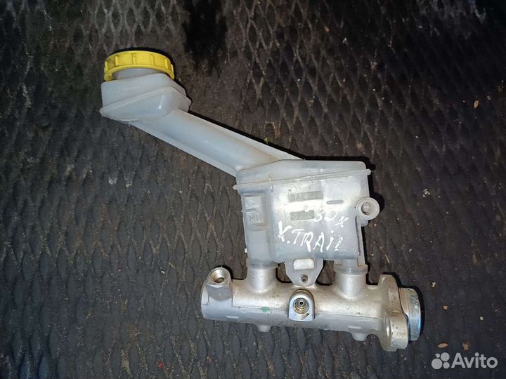 Главный тормозной цилиндр Nissan X trail t30