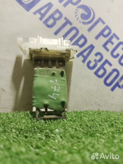 Резистор отопителя Renault Logan седан 1.4 K7J710