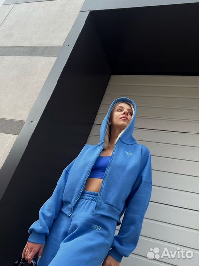 Спортивный костюм женский
