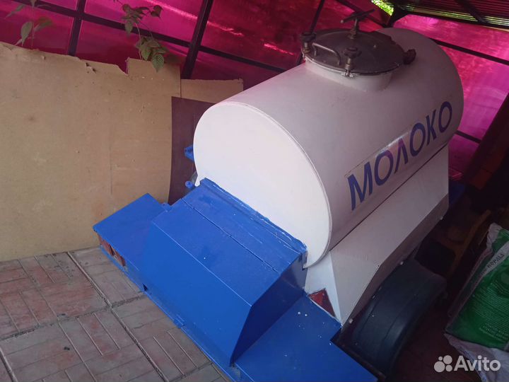 Прицеп -бочка под молоко