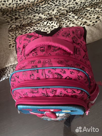 Портфель школьный для девочки (новый)