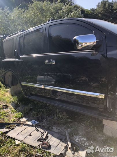 Infiniti QX-56 Дверь двери