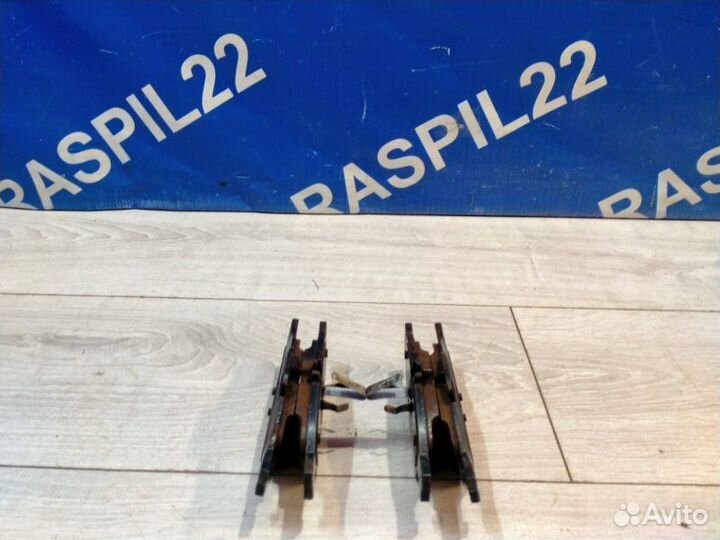 Тормозные колодки заднее Mercedes-Benz 212.054 E