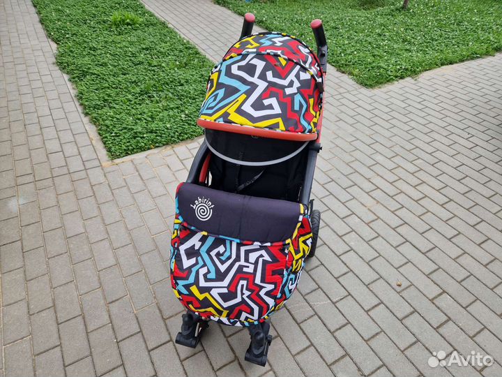 Прогулочная коляска