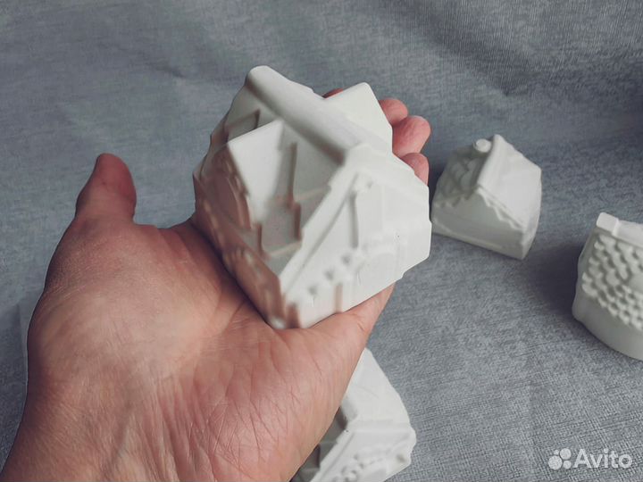 Пряничный домик для раскрашивания из гипса