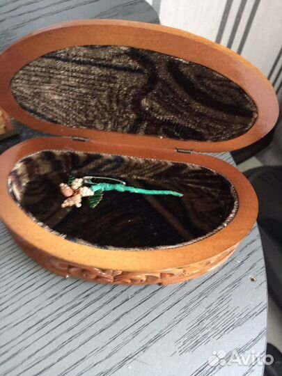 Деревянная шкатулка