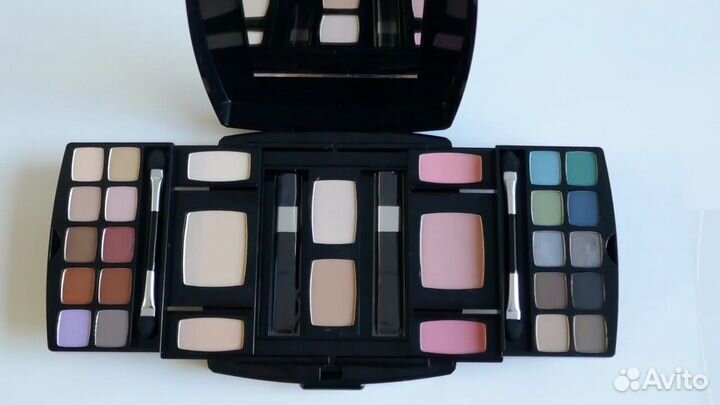 Палитра декоративной косметики от Oriflame