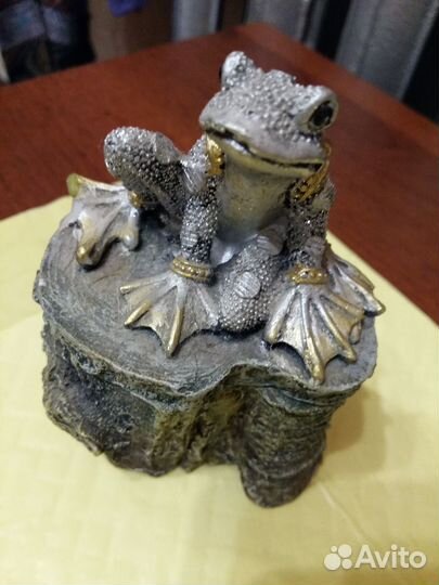 Шкатулки для хранения колец и украшений