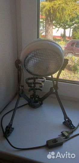 Настольная лампа