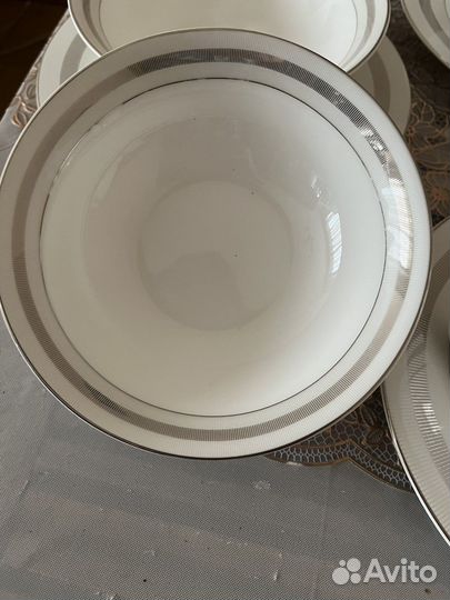 Столовый набор новый.Костяной фарфор