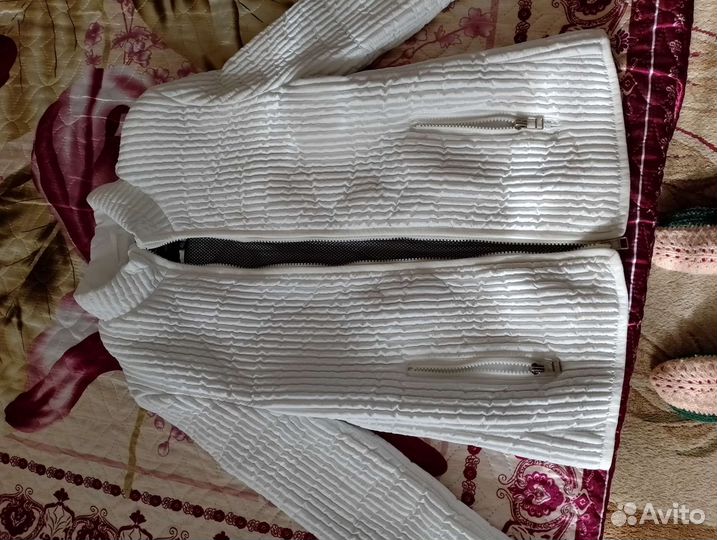 Куртка женская 42 44